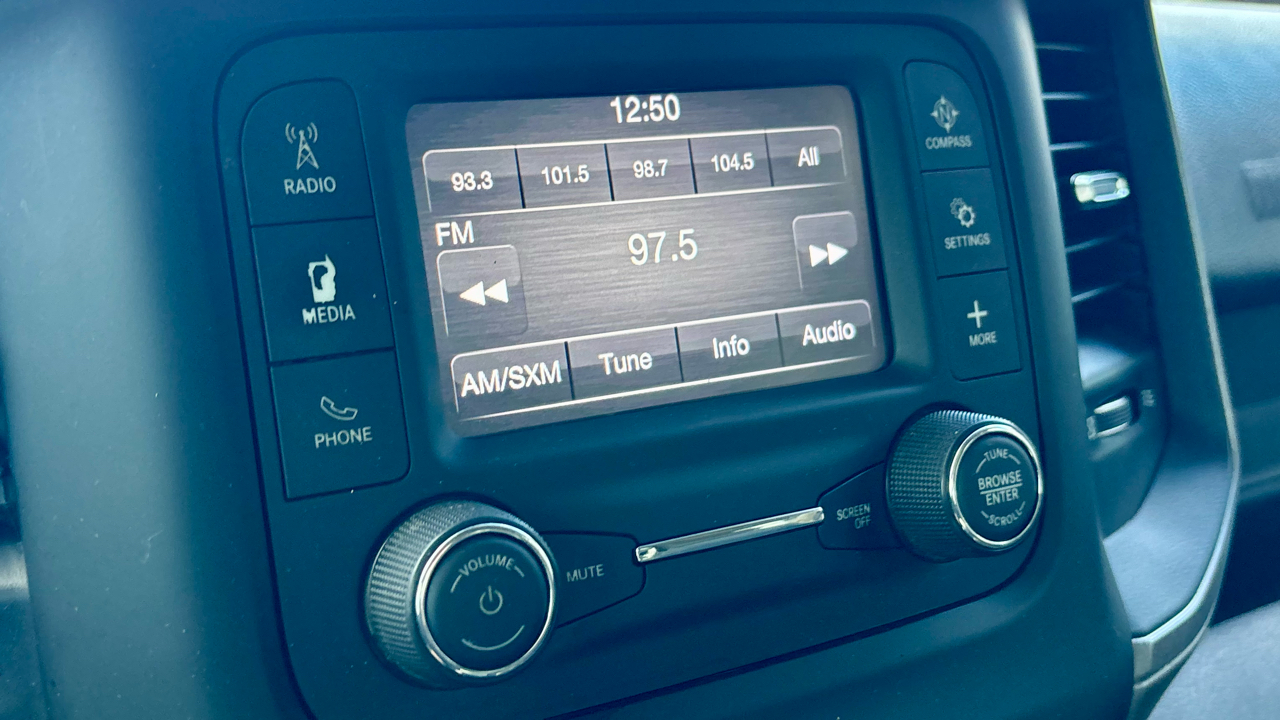 RAM 2500 Tradesman 4x4 Crew Cab 6'4" Box 2020