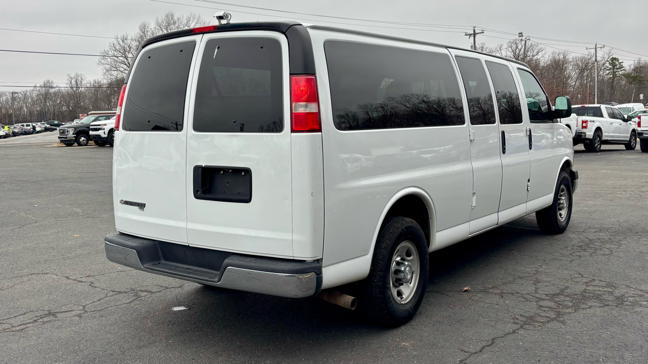Chevrolet Express Passenger  2017