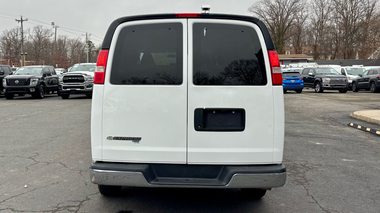 Chevrolet Express Passenger  2017