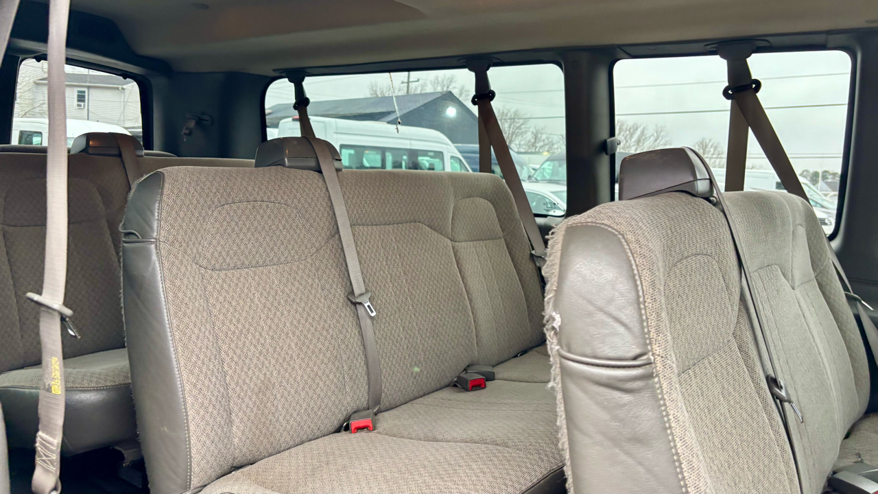Chevrolet Express Passenger  2017
