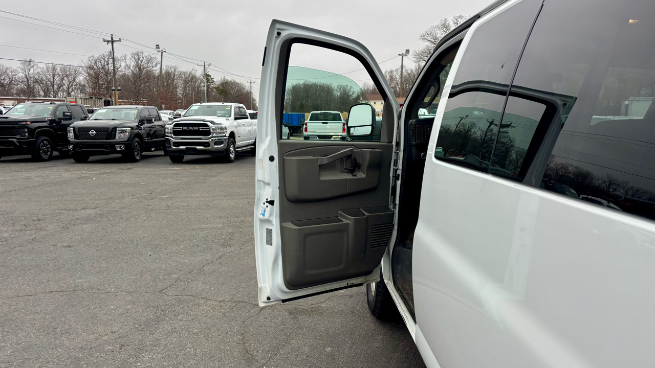 Chevrolet Express Passenger  2017