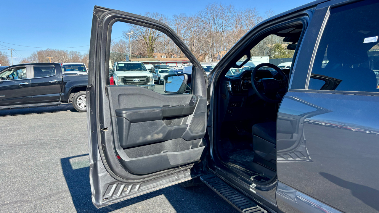 Ford F-150 STX SuperCrew 4WD 2022