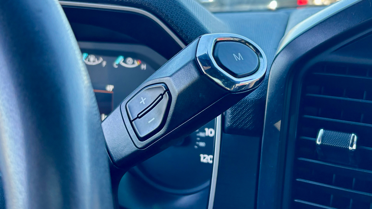 Ford F-150 STX SuperCrew 4WD 2022