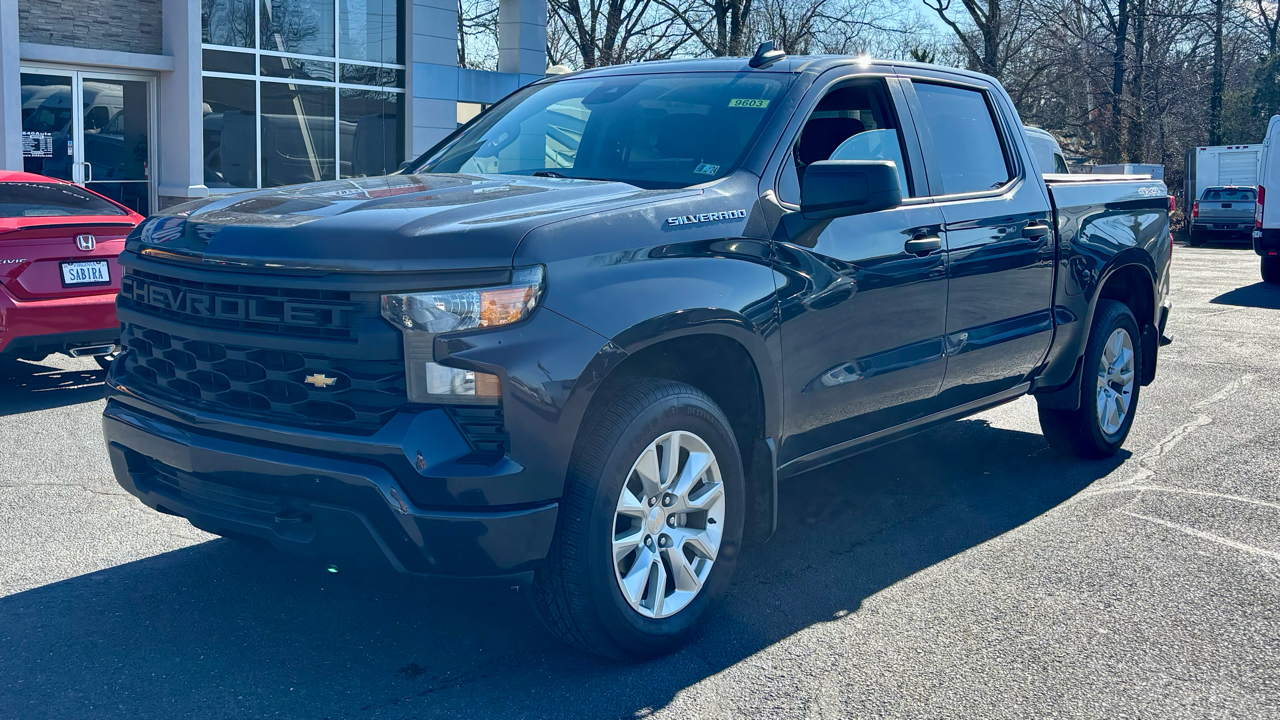 Chevrolet Silverado 1500 4WD Crew Cab 147" Custom 2023