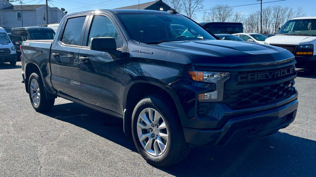 Chevrolet Silverado 1500 4WD Crew Cab 147" Custom 2023