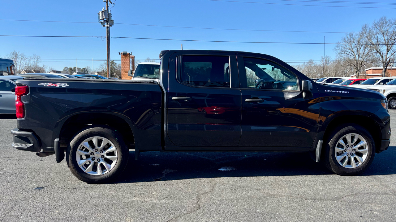 Chevrolet Silverado 1500 4WD Crew Cab 147" Custom 2023