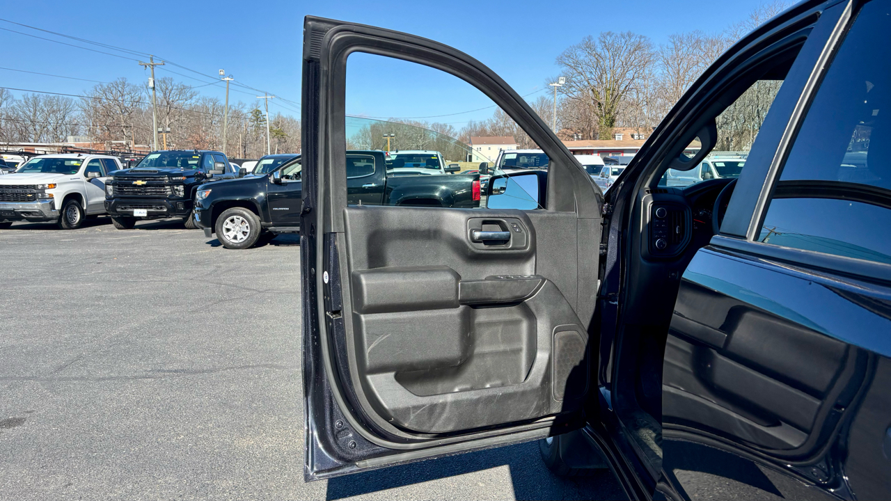 Chevrolet Silverado 1500 4WD Crew Cab 147" Custom 2023