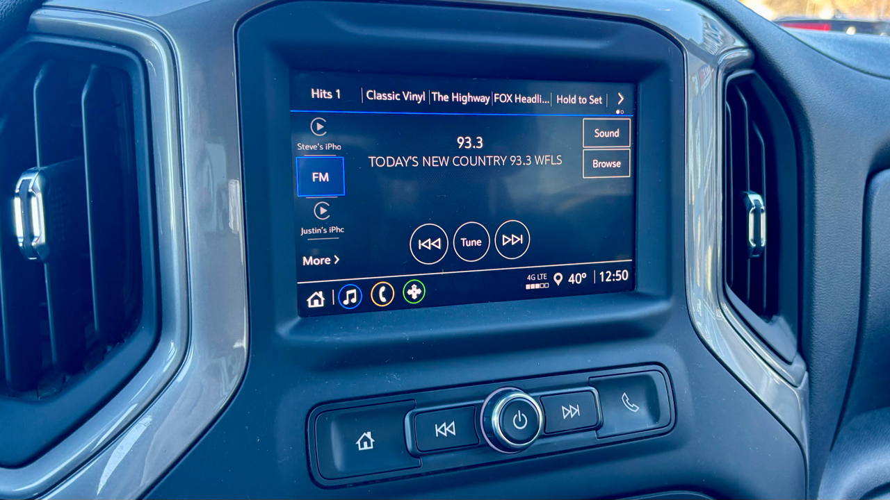 Chevrolet Silverado 1500 4WD Crew Cab 147" Custom 2023