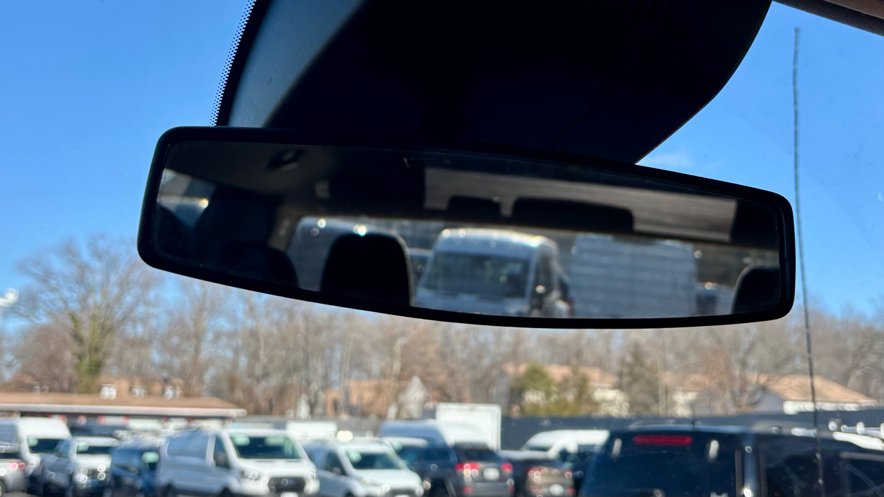 Chevrolet Silverado 1500 4WD Crew Cab 147" Custom 2023