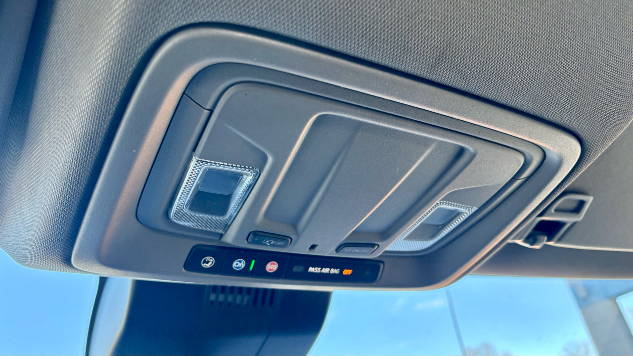 Chevrolet Silverado 1500 4WD Crew Cab 147" Custom 2023