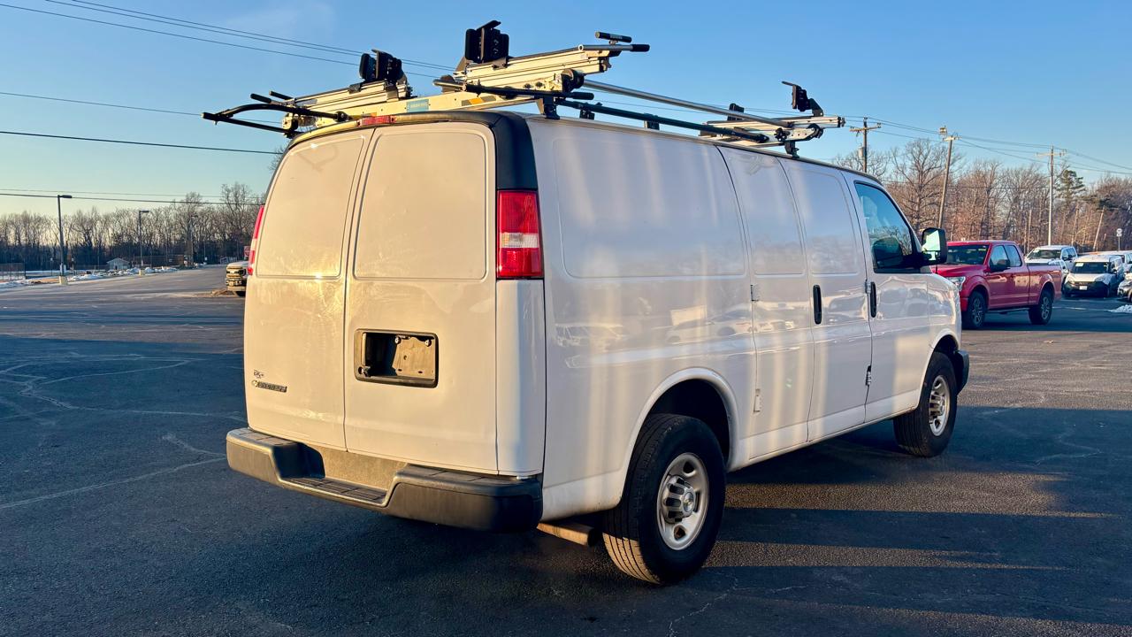 Chevrolet Express Cargo Van RWD 2500 135" 2022