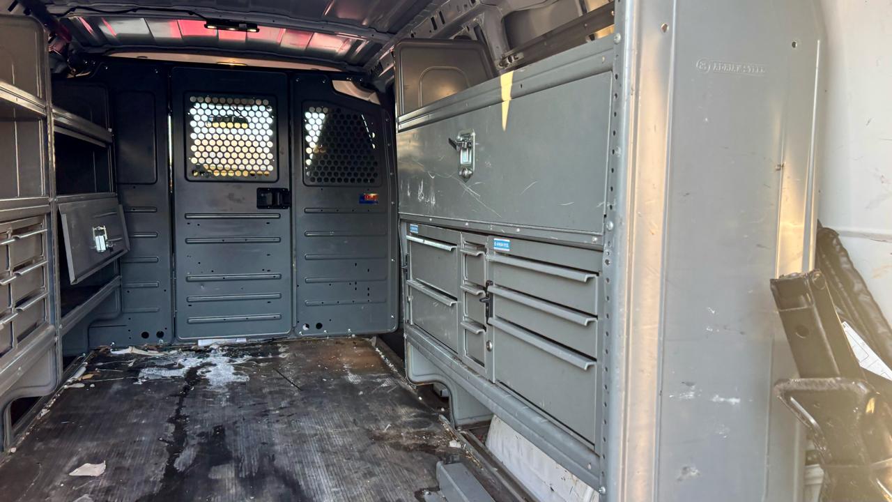 Chevrolet Express Cargo Van RWD 2500 135" 2022