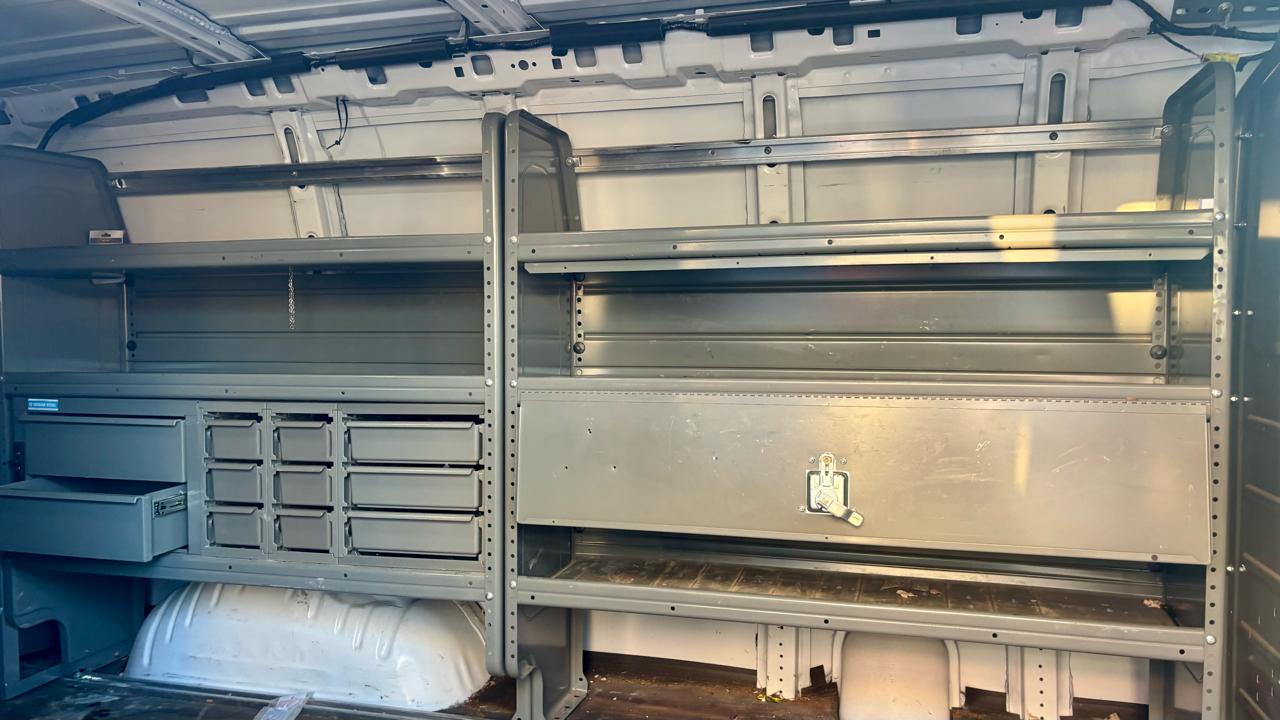 Chevrolet Express Cargo Van RWD 2500 135" 2022