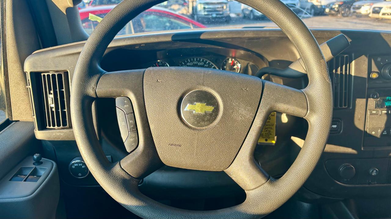 Chevrolet Express Cargo Van RWD 2500 135" 2022