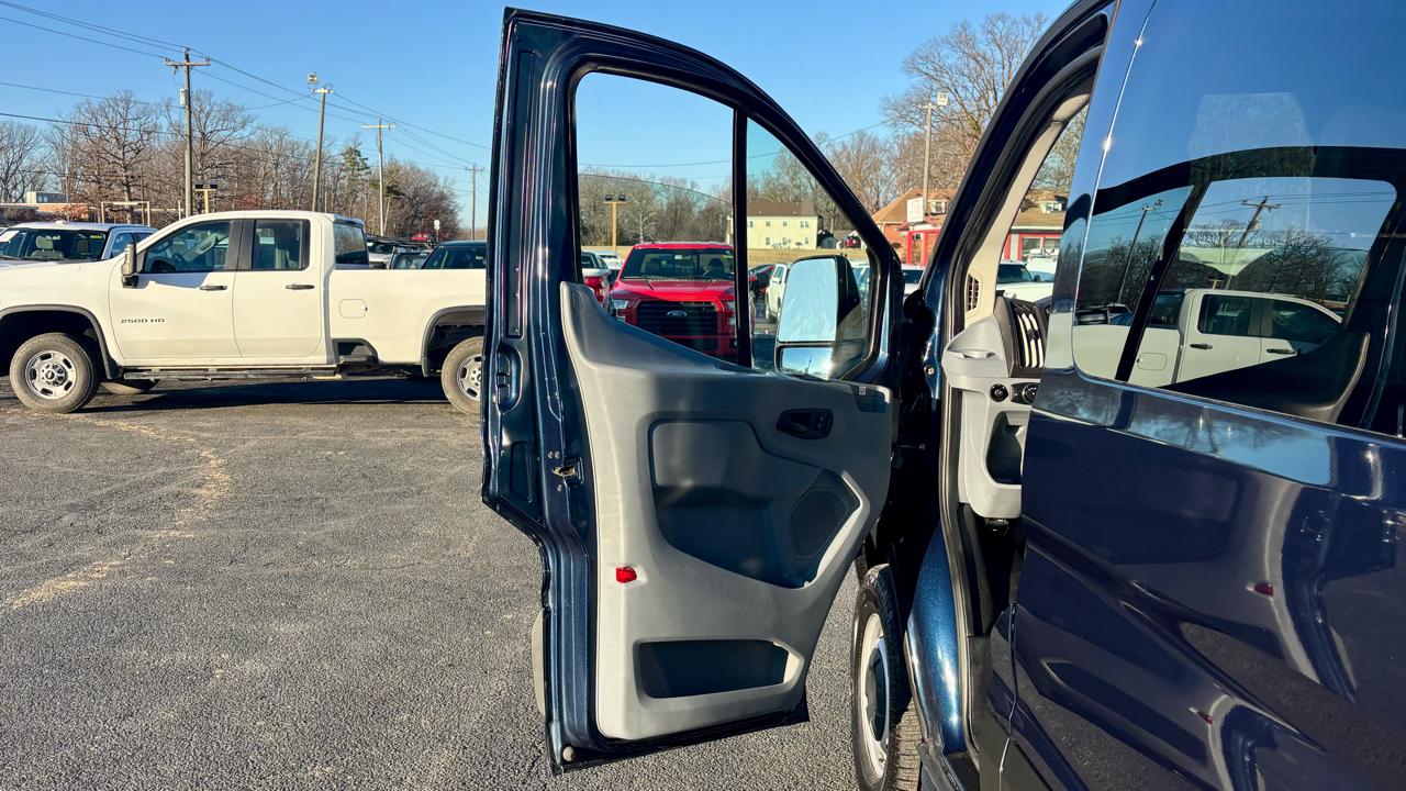 Ford Transit Passenger Wagon T-350 148" Low Roof XLT Swing-Out RH Dr 2019