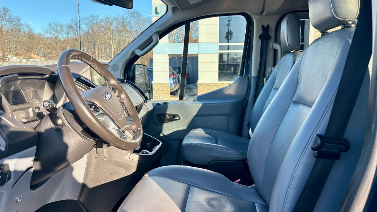 Ford Transit Passenger Wagon T-350 148" Low Roof XLT Swing-Out RH Dr 2019