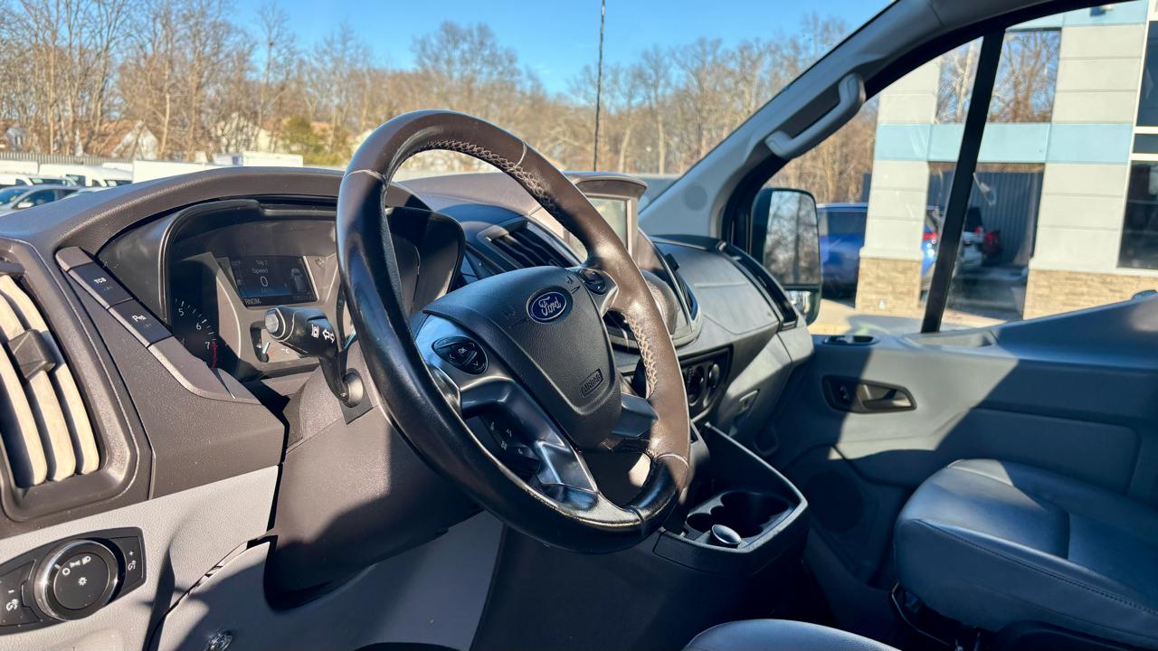Ford Transit Passenger Wagon T-350 148" Low Roof XLT Swing-Out RH Dr 2019