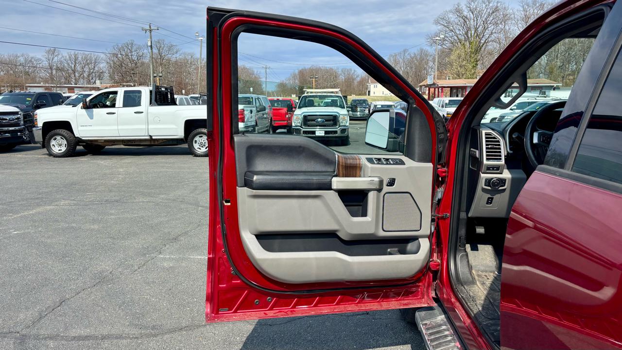 Ford F-150 4WD SuperCrew 145" Lariat 2016