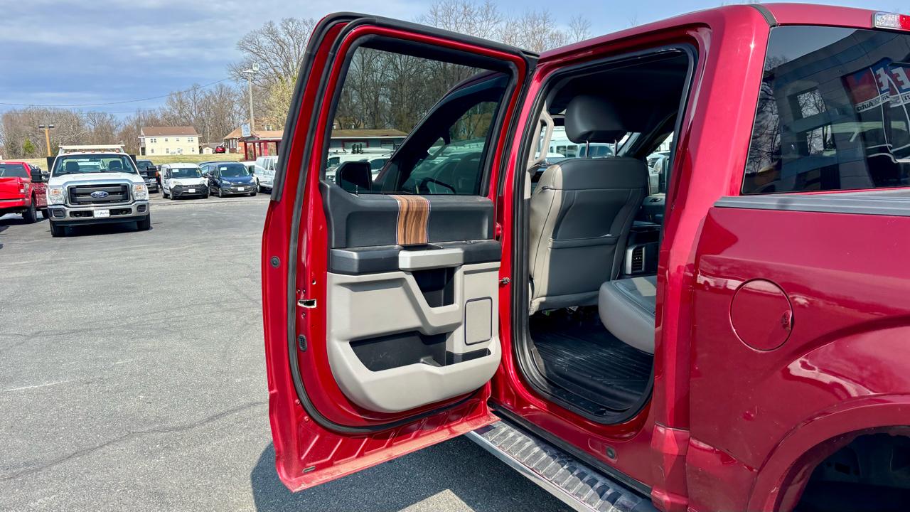 Ford F-150 4WD SuperCrew 145" Lariat 2016