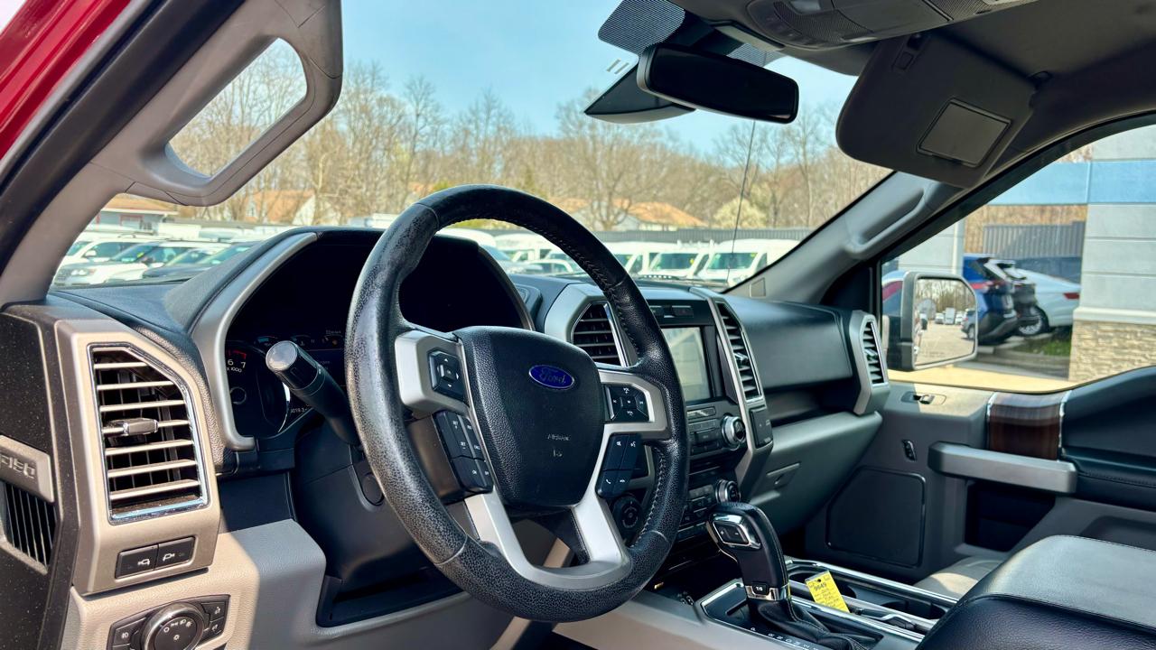 Ford F-150 4WD SuperCrew 145" Lariat 2016