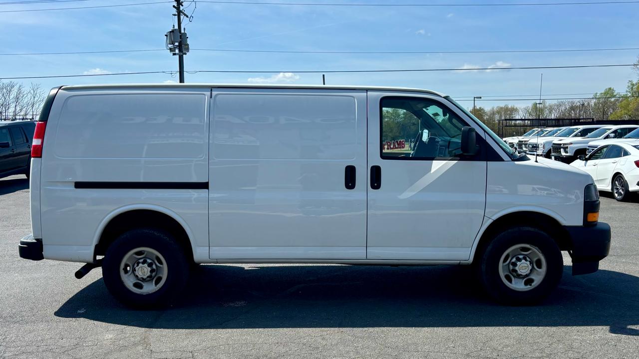 Chevrolet Express Cargo Van RWD 3500 135" 2020