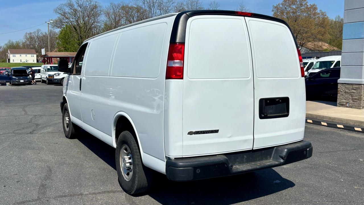 Chevrolet Express Cargo Van RWD 3500 135" 2020