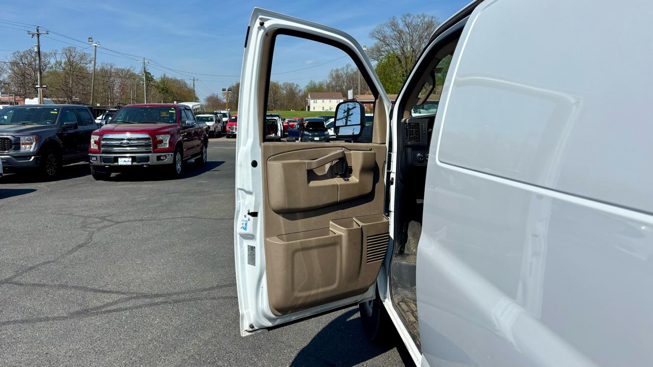 Chevrolet Express Cargo Van RWD 3500 135" 2020