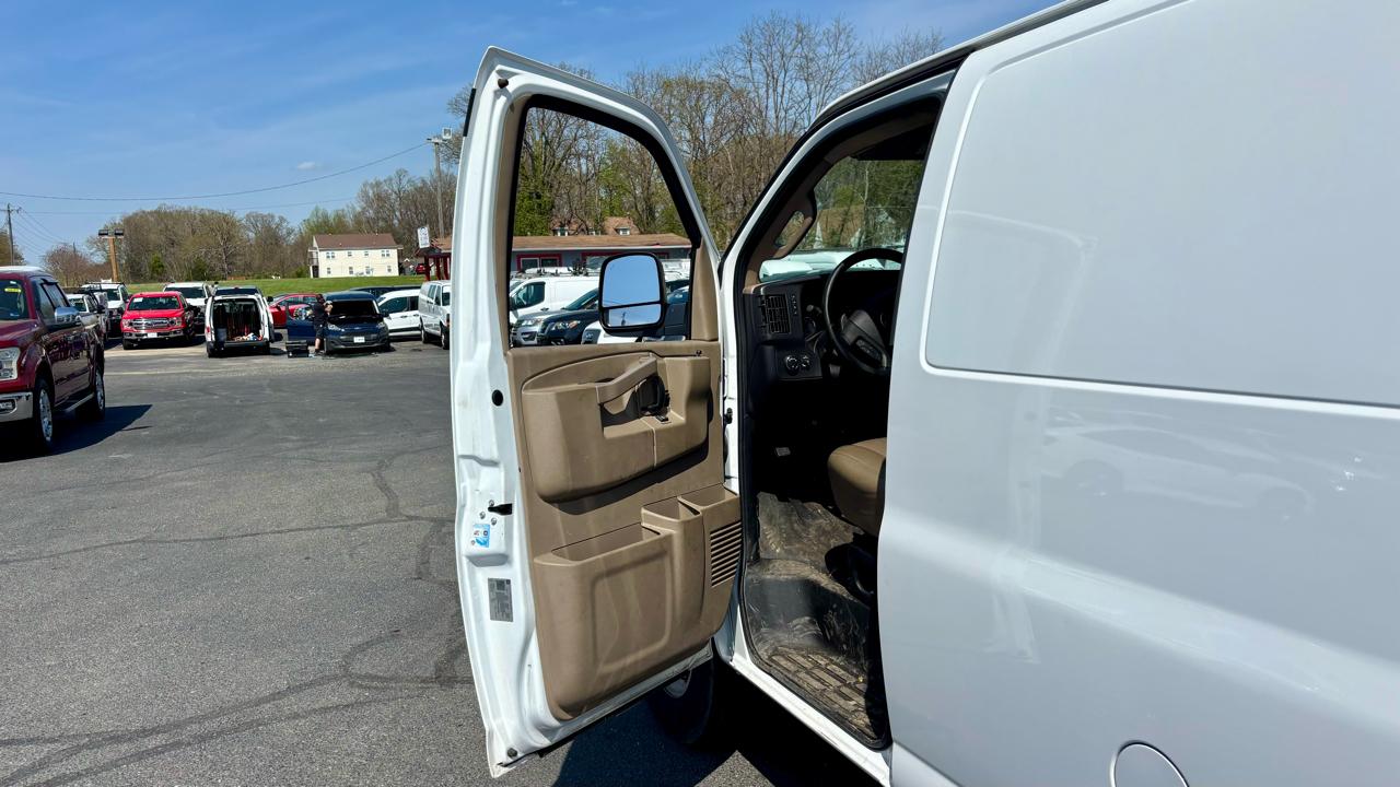 Chevrolet Express Cargo Van RWD 3500 135" 2020