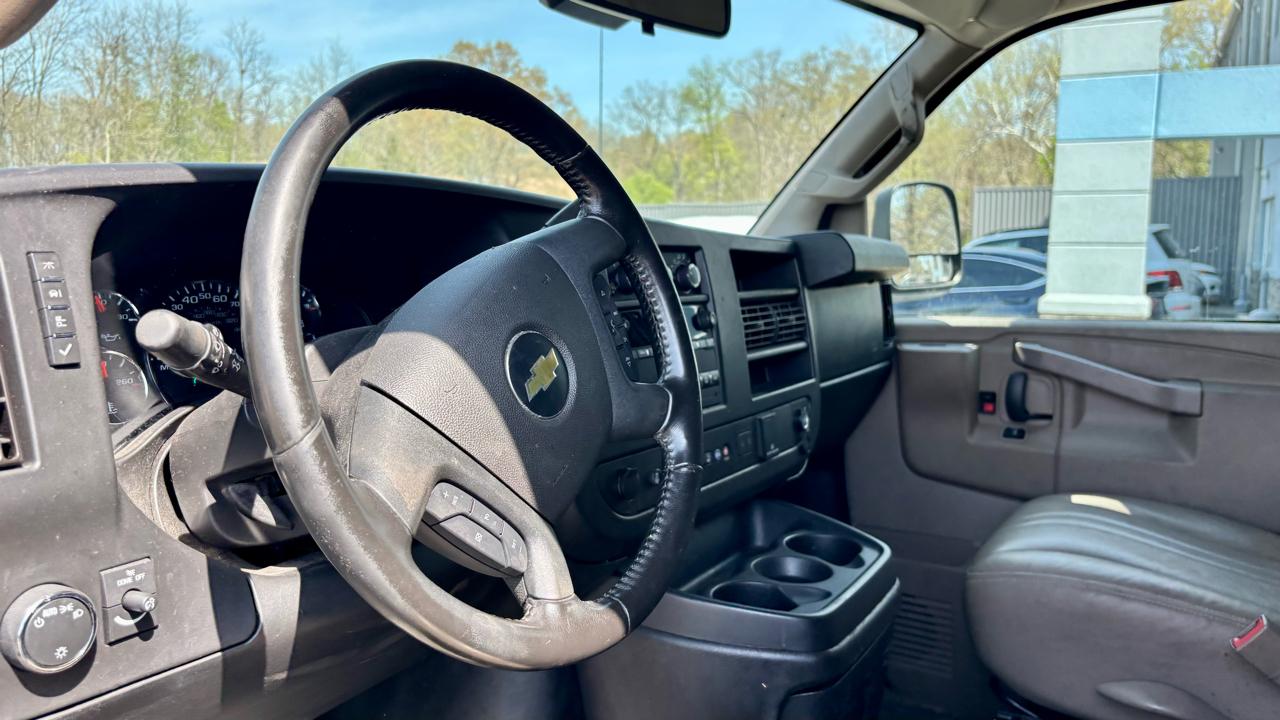 Chevrolet Express Cargo Van RWD 3500 135" 2020