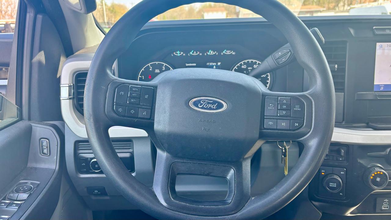 Ford Super Duty F-350 DRW  2024