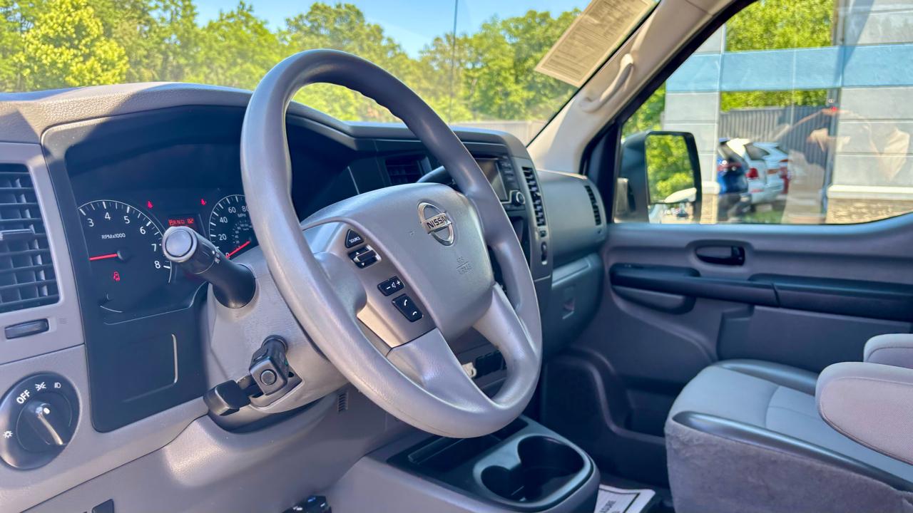 Nissan NV Cargo NV2500 HD Standard Roof V6 S 2018