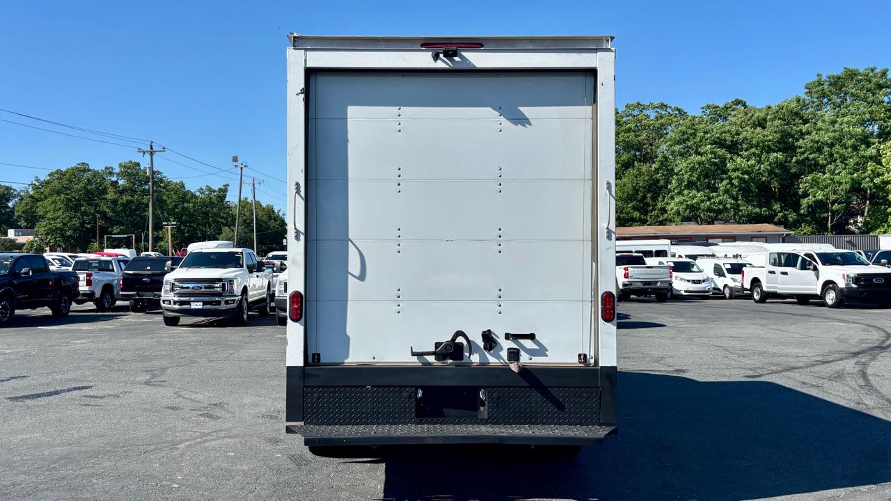 Ford Transit Cutaway  2022