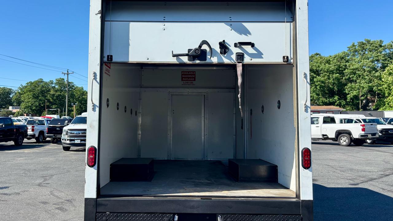 Ford Transit Cutaway  2022