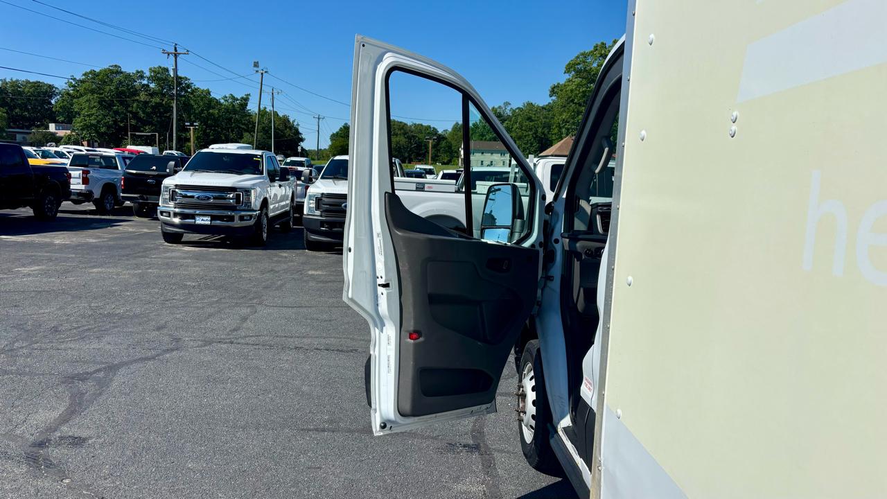 Ford Transit Cutaway  2022