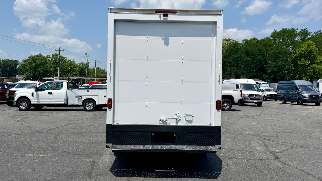 Ford Transit Cutaway  2022