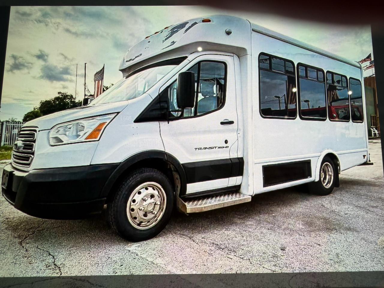 Ford Transit Passenger Wagon  2019