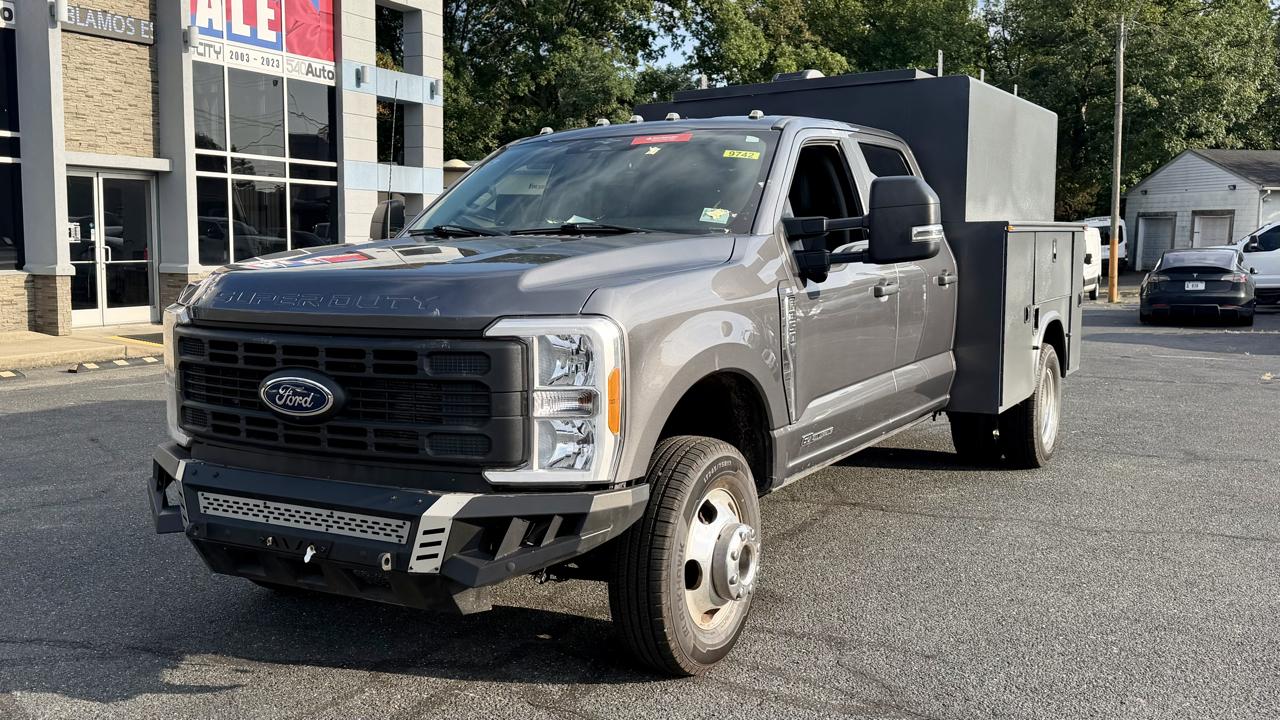 Ford Super Duty F-350 DRW  2023