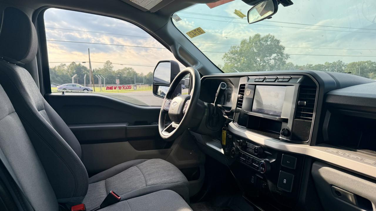 Ford Super Duty F-350 DRW  2023
