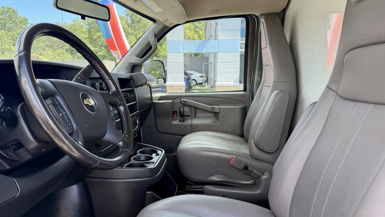 Chevrolet Express Commercial Cutaway  2023