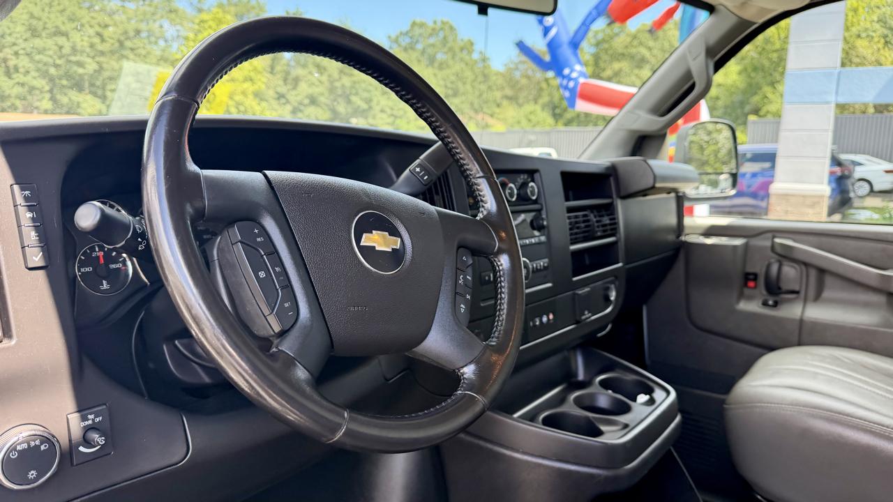 Chevrolet Express Commercial Cutaway  2023