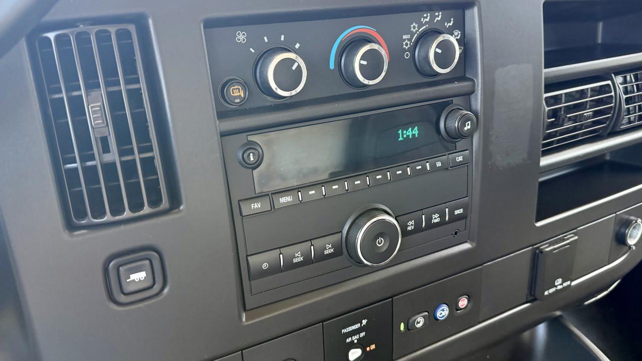 Chevrolet Express Commercial Cutaway  2023