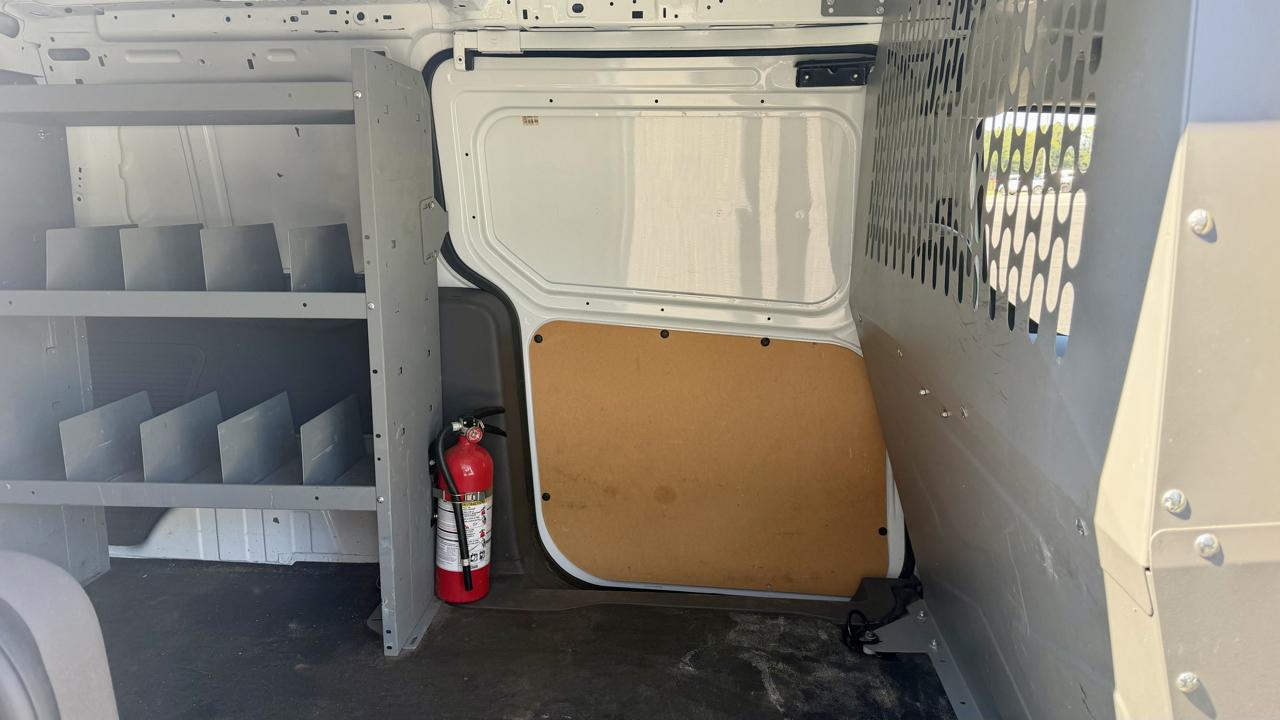 Ford Transit Connect photo 13