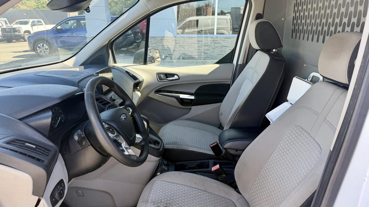 Ford Transit Connect photo 15