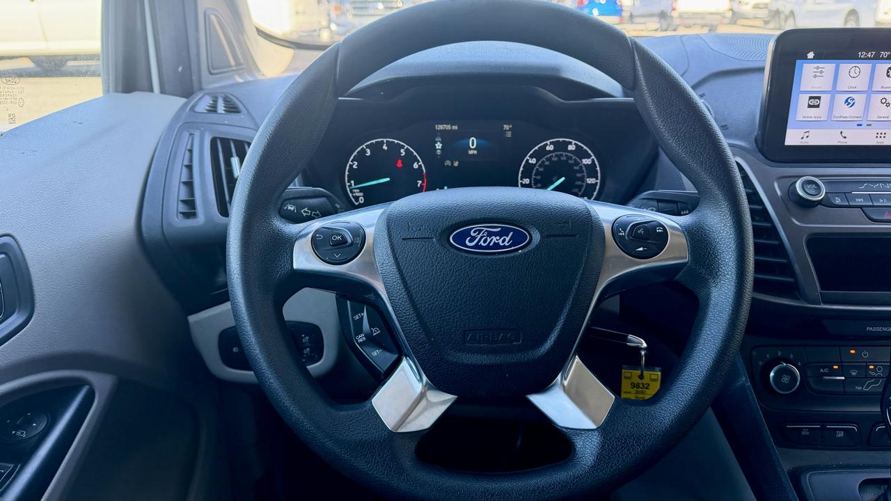 Ford Transit Connect photo 19