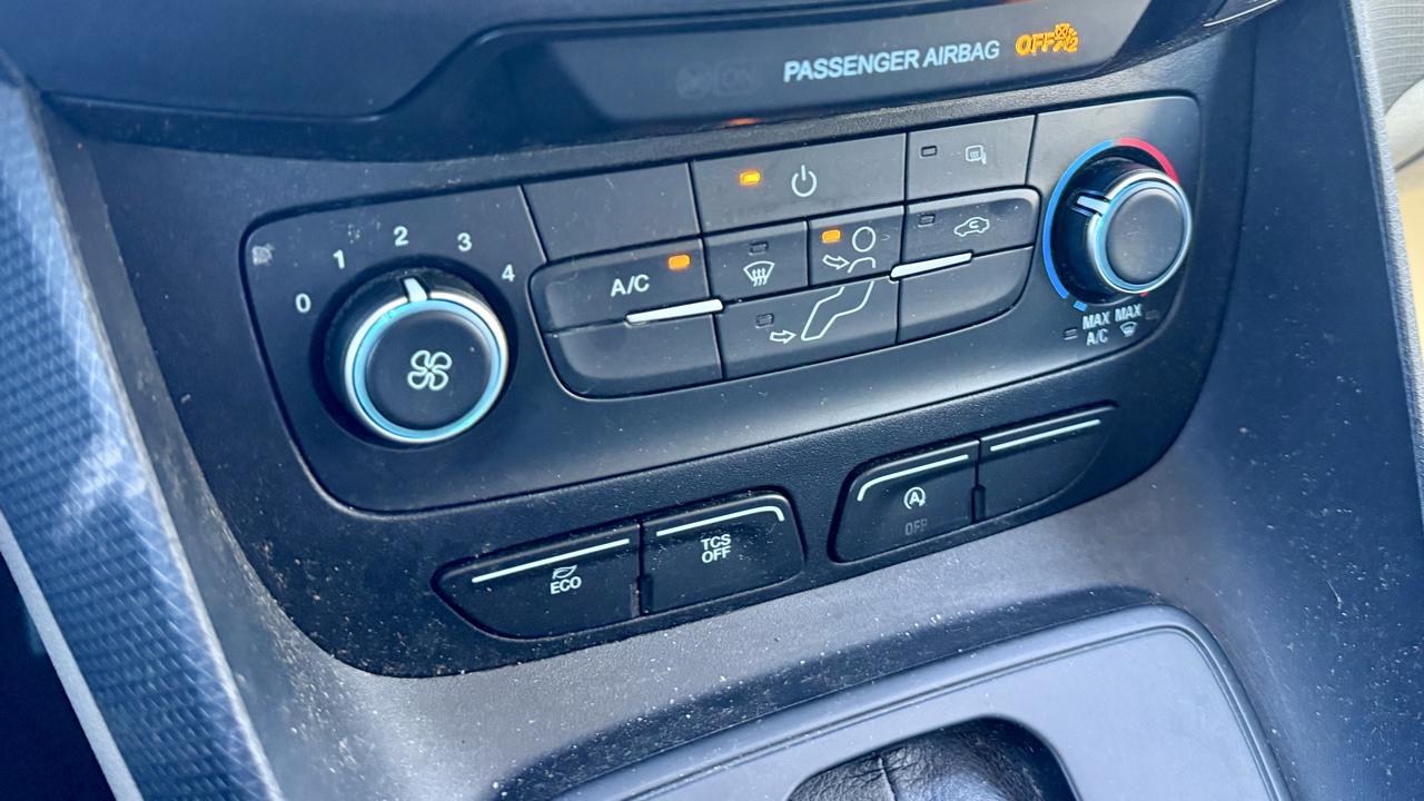 Ford Transit Connect photo 22