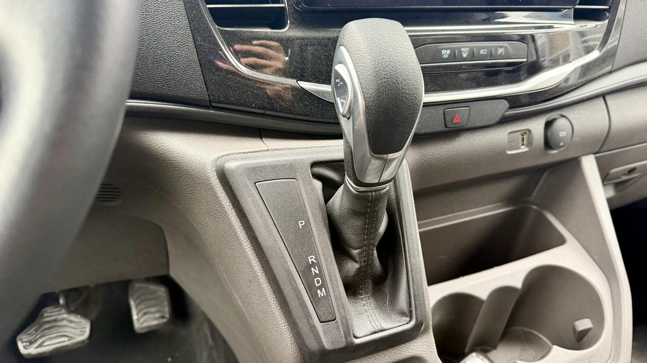 Ford Transit Passenger Wagon  2026