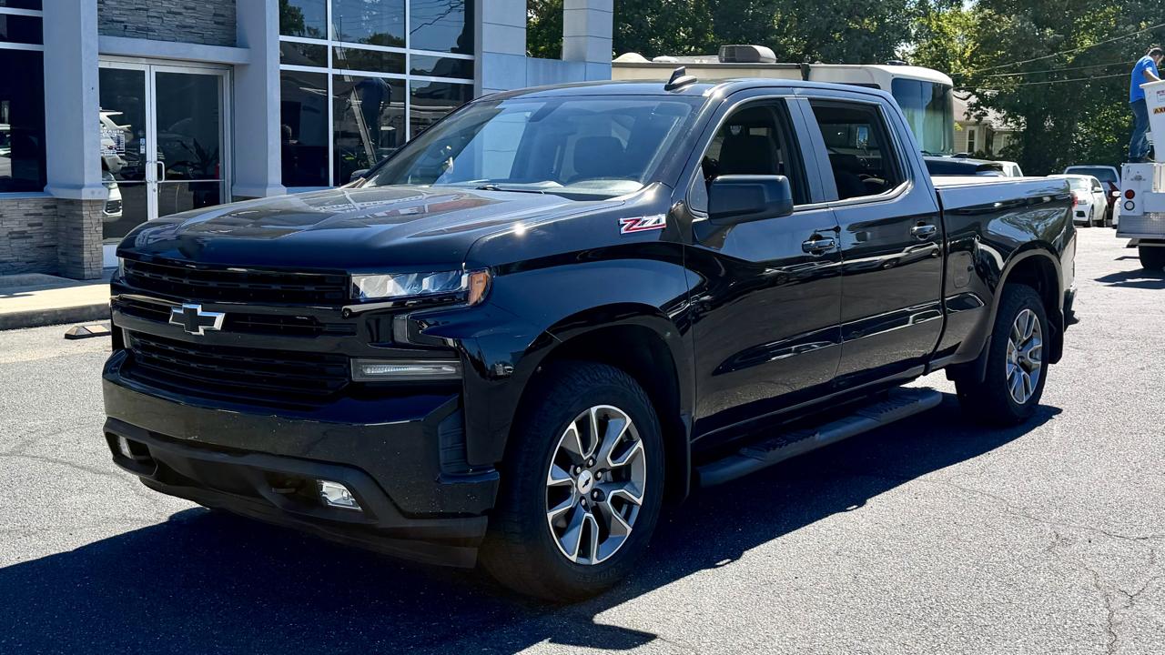 Chevrolet Silverado photo 2