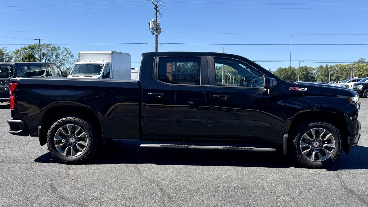 Chevrolet Silverado photo 3