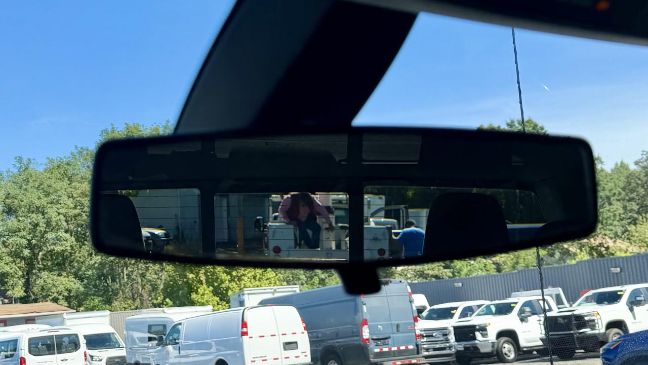 Chevrolet Silverado photo 21
