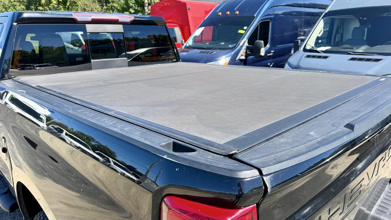Chevrolet Silverado photo 24